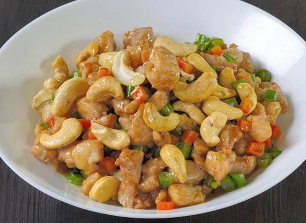 326 Stir Fried Chicken with Cashew Nuts / 腰果鸡丁